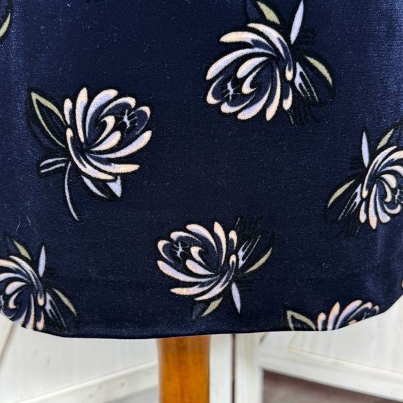 Loft Floral Print Velvet Straight Pencil Skirt Navy Blue Medium - Picture 7 of 13